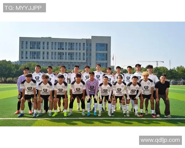 武汉足球队在最新状态排行榜中荣登第七名展现强劲实力与潜力